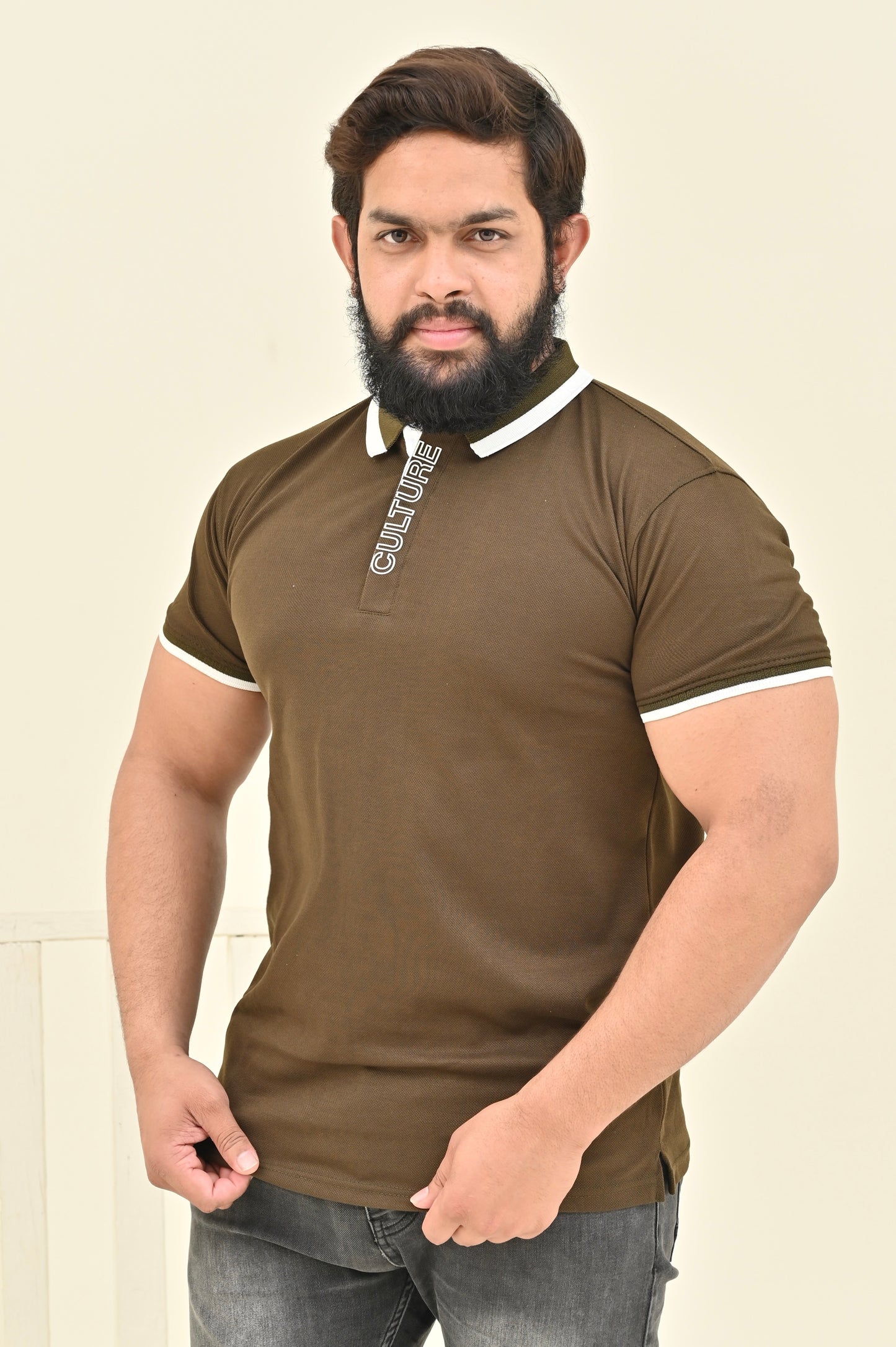 THE RE-FINED KNIT POLO-BROWN