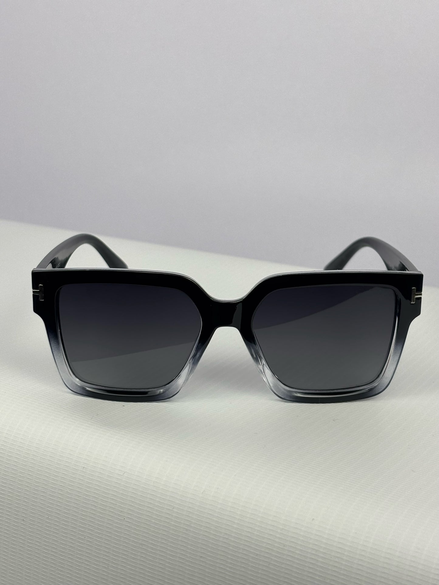 THE ATTRACTIVE HOT PAIR OF GLASSES-FL
