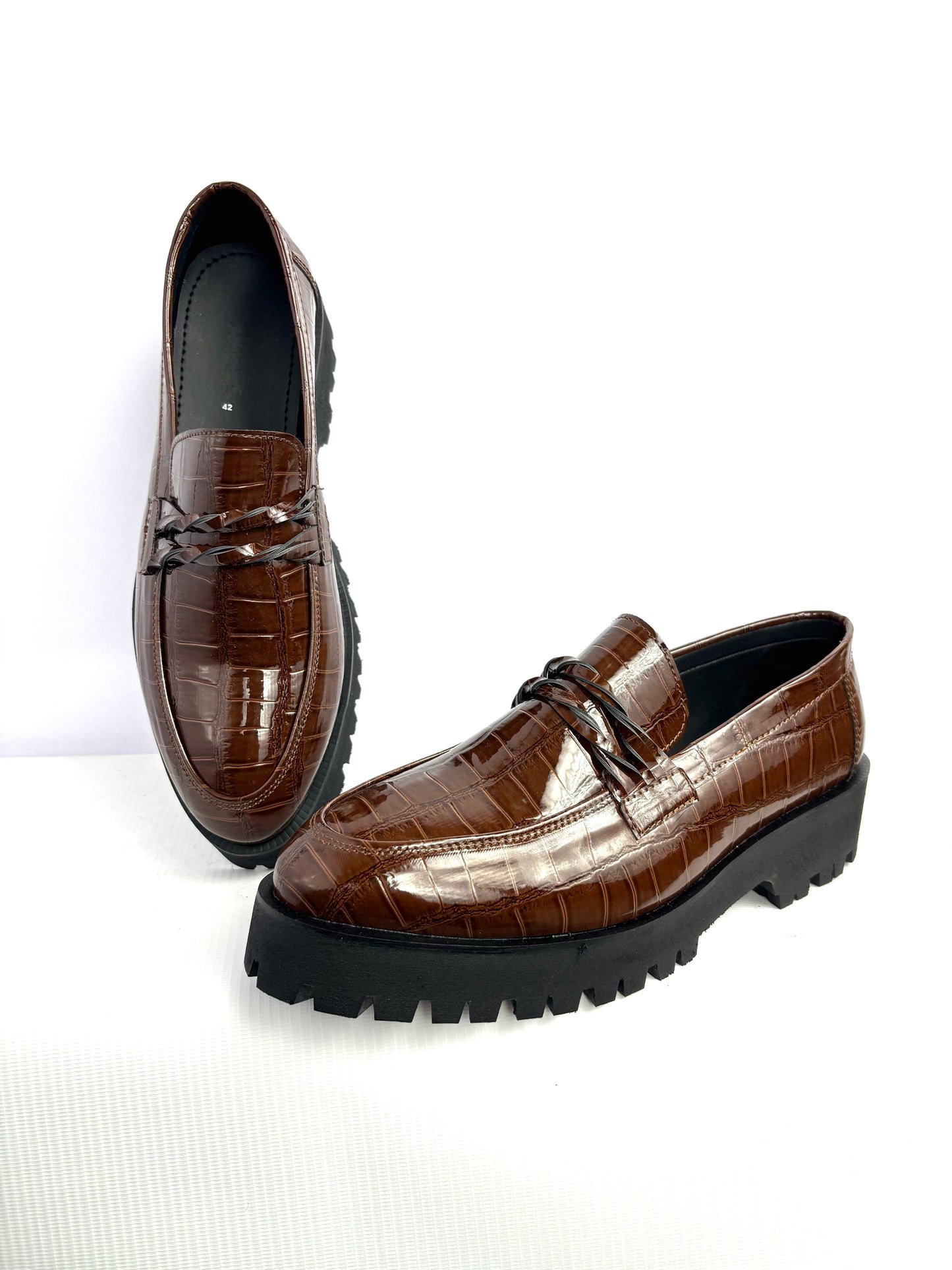 009 MAROON CROCODILE SHINER SHOES-FL