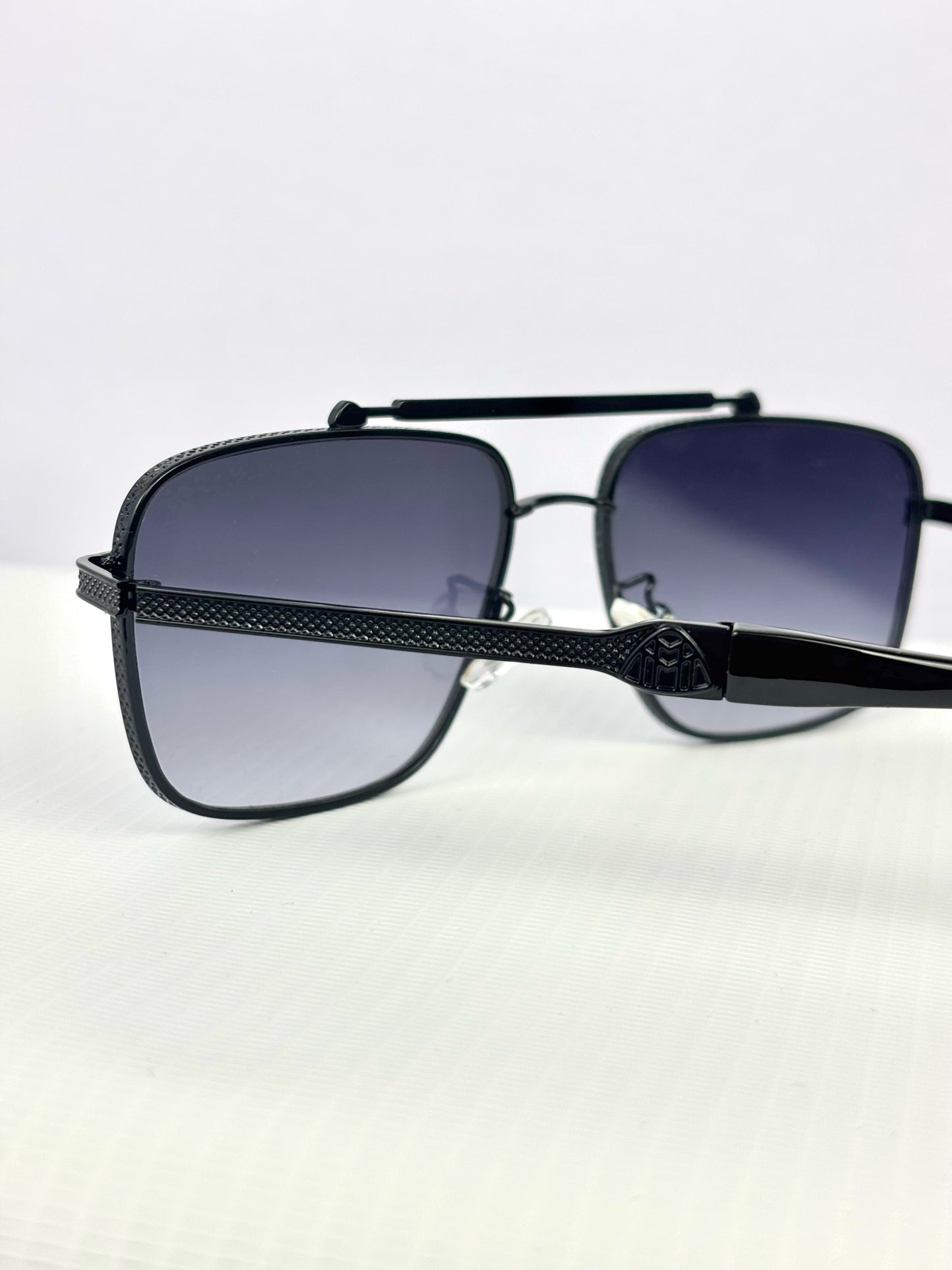 THE LUXURY EYE-WEAR GLASSES-FL